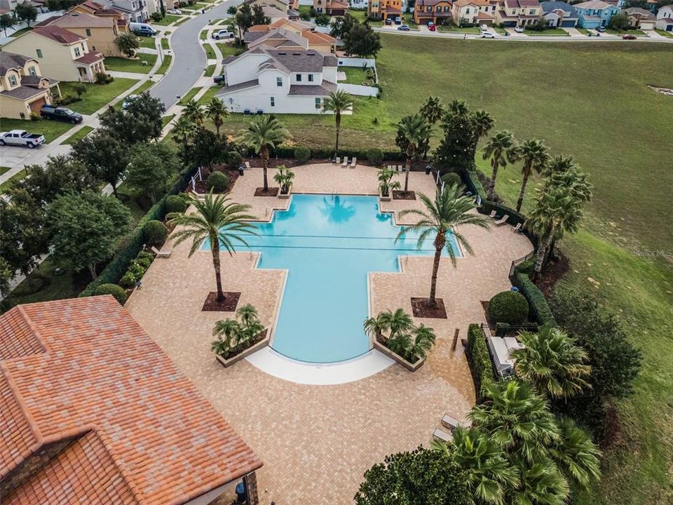 En Venta: $565,000 (4 camas, 2 baños, 2892 Pies cuadrados)