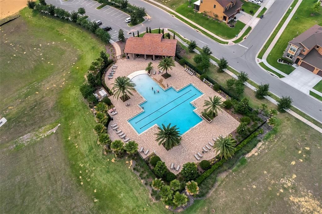 En Venta: $565,000 (4 camas, 2 baños, 2892 Pies cuadrados)