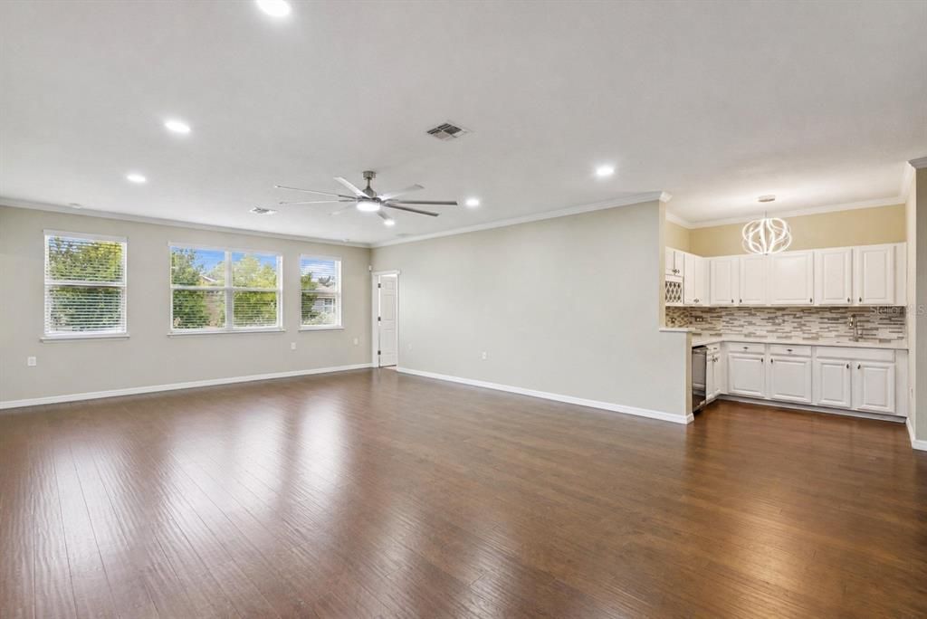 En Venta: $1,050,000 (6 camas, 4 baños, 4507 Pies cuadrados)
