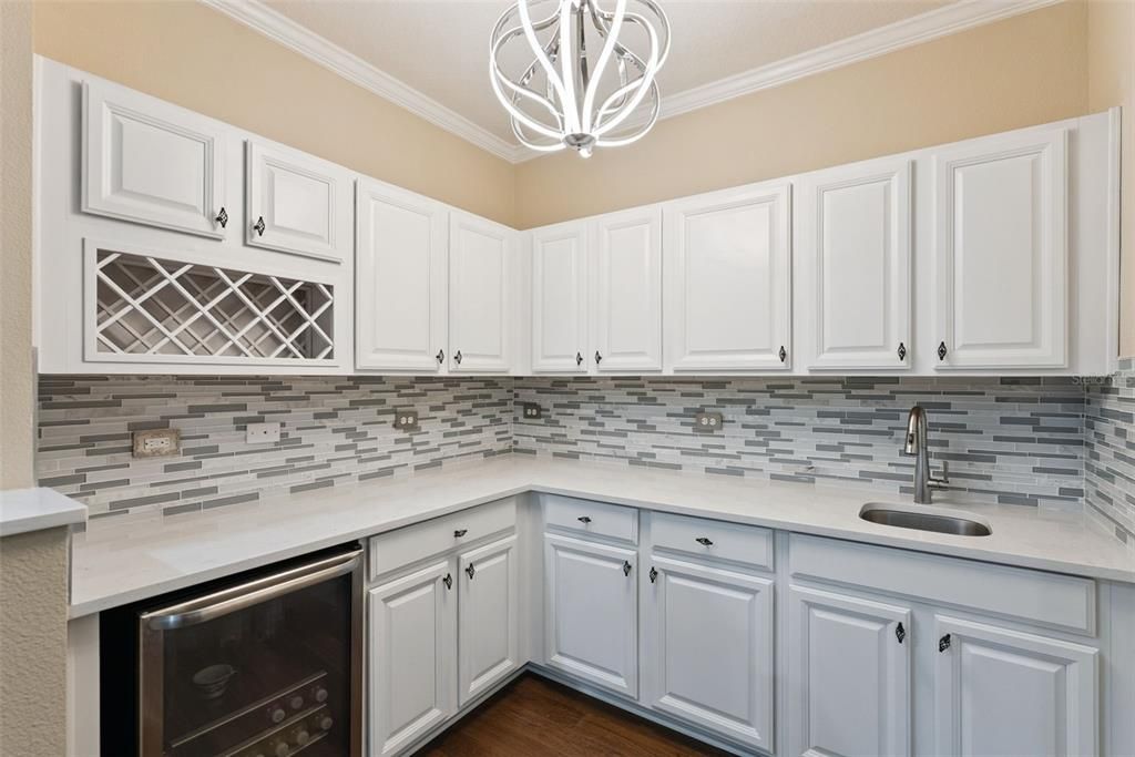 En Venta: $1,050,000 (6 camas, 4 baños, 4507 Pies cuadrados)