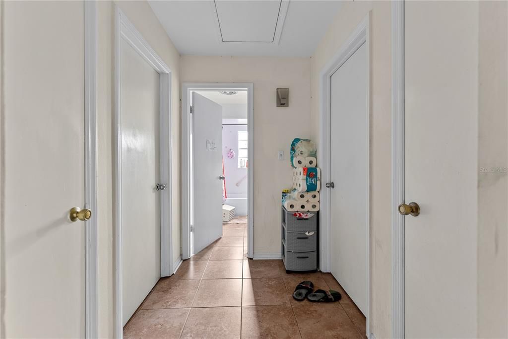 For Sale: $345,000 (2 beds, 1 baths, 1200 Square Feet)