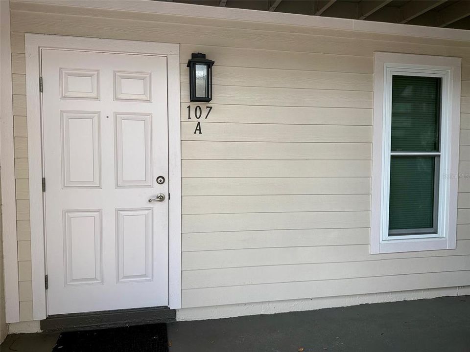 For Rent: $1,800 (2 beds, 1 baths, 748 Square Feet)