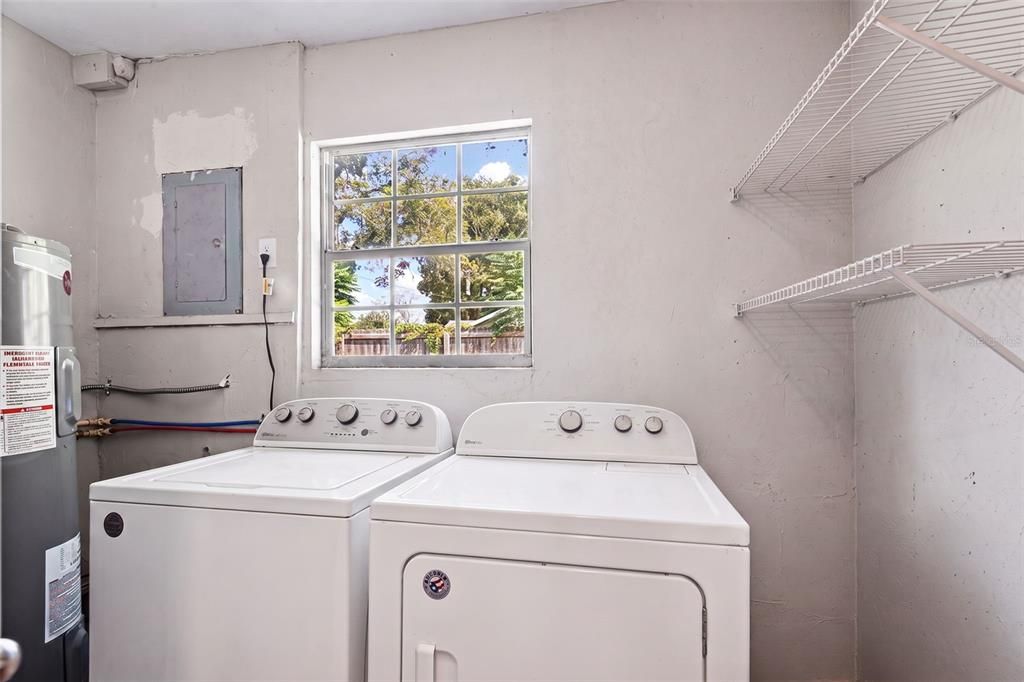 На продажу: $239,900 (3 спален, 1 ванн, 1324 Квадратных фут)