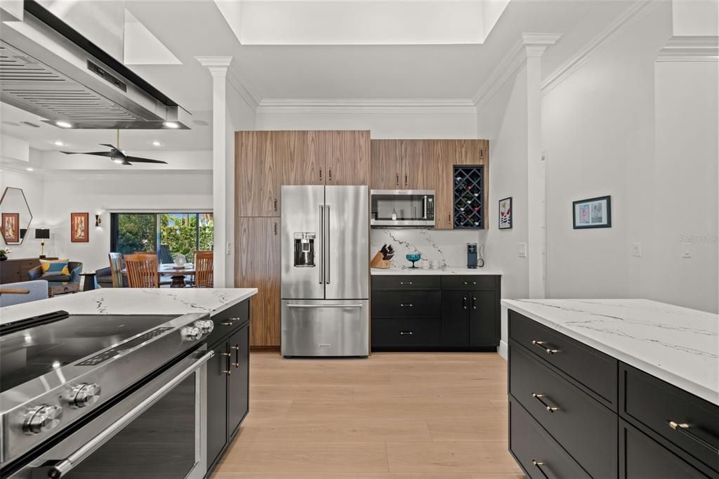 For Sale: $1,095,000 (4 beds, 3 baths, 2640 Square Feet)