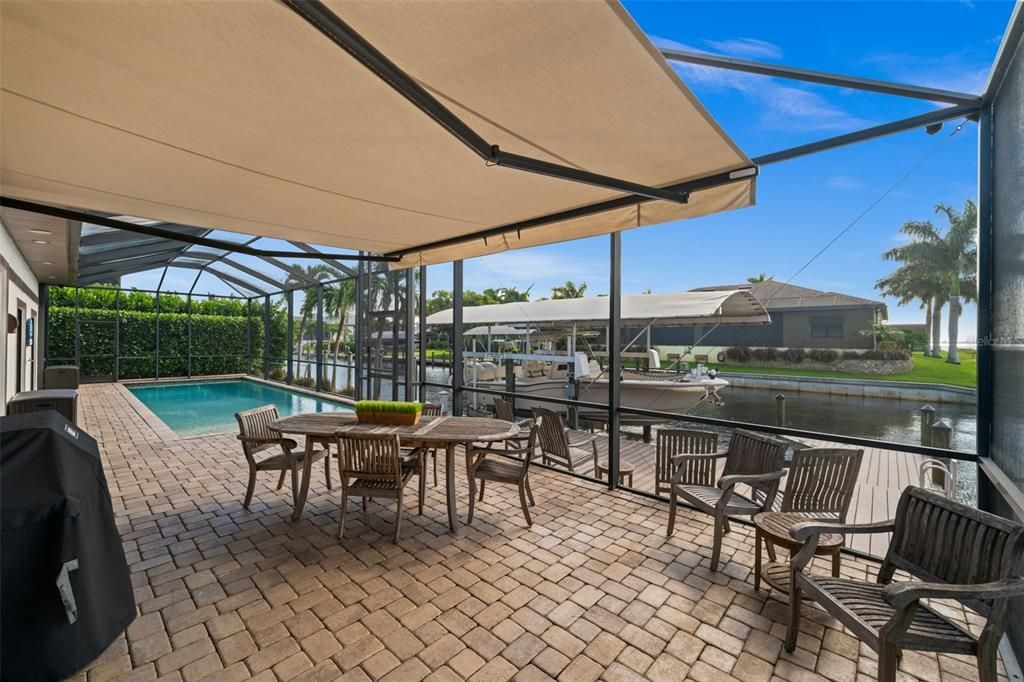 For Sale: $1,095,000 (4 beds, 3 baths, 2640 Square Feet)
