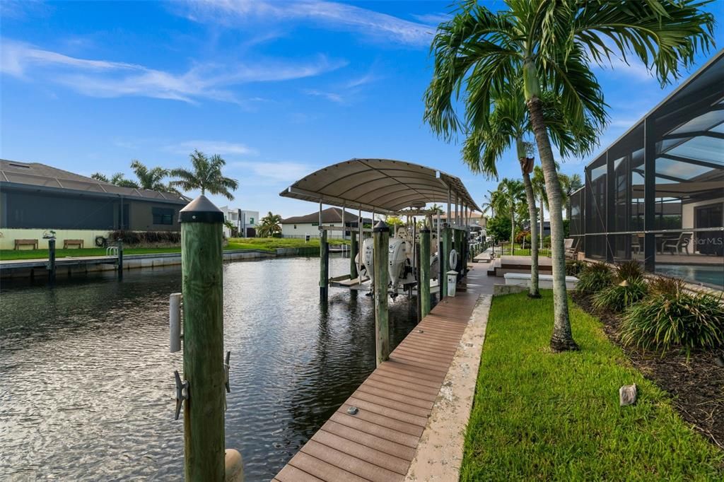 For Sale: $1,095,000 (4 beds, 3 baths, 2640 Square Feet)