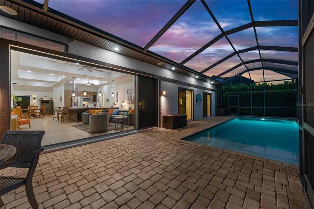 For Sale: $1,095,000 (4 beds, 3 baths, 2640 Square Feet)