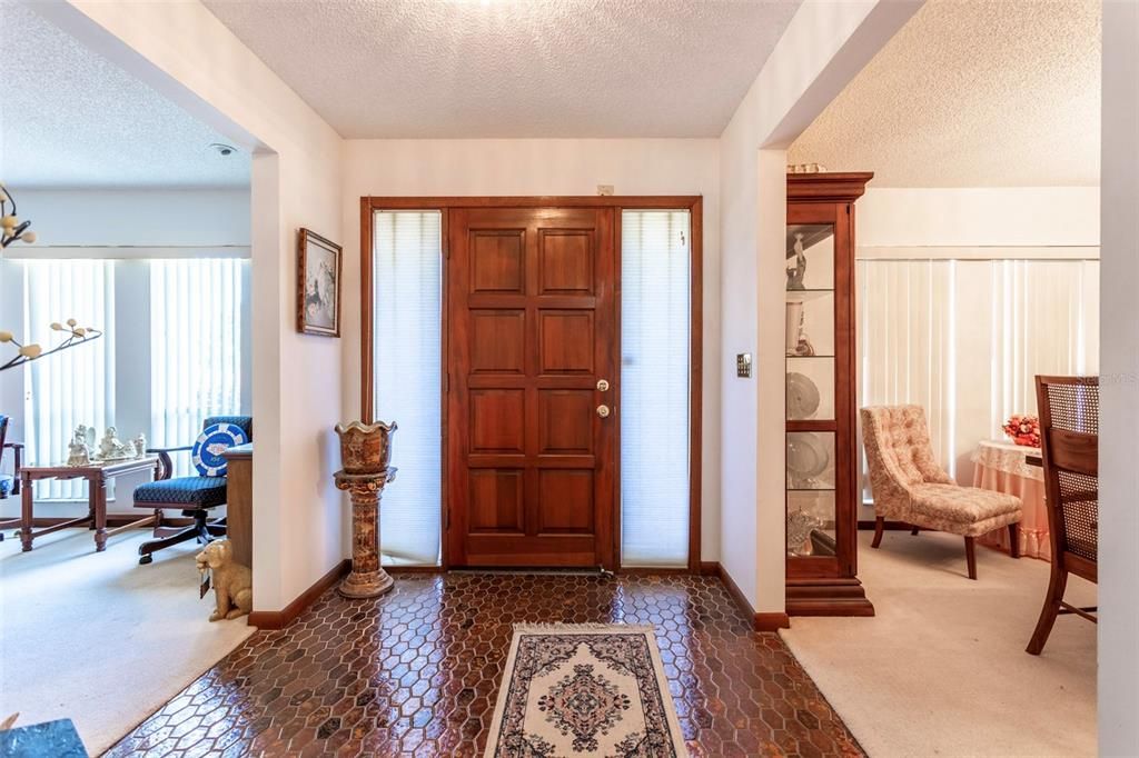На продажу: $499,000 (4 спален, 2 ванн, 2242 Квадратных фут)
