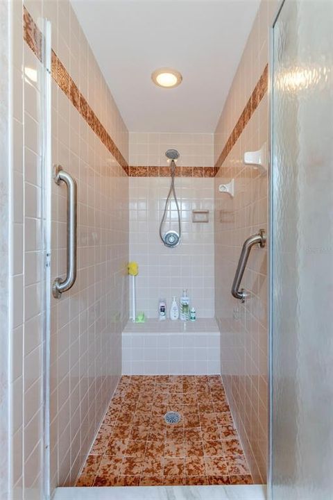 На продажу: $499,000 (4 спален, 2 ванн, 2242 Квадратных фут)