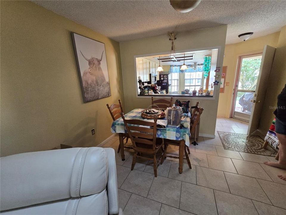 For Rent: $1,425 (2 beds, 2 baths, 1157 Square Feet)