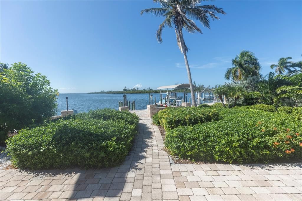 For Sale: $3,577,700 (4 beds, 3 baths, 4155 Square Feet)