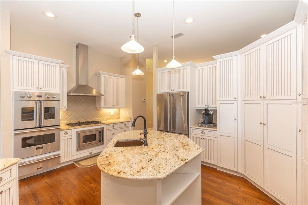 For Sale: $3,577,700 (4 beds, 3 baths, 4155 Square Feet)