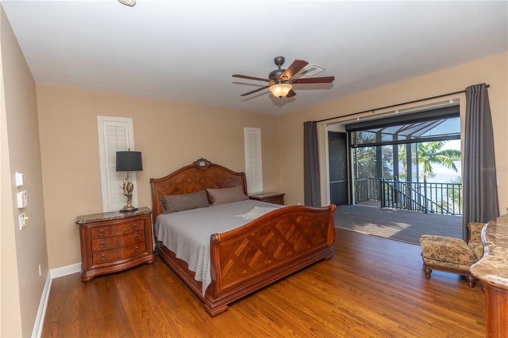 For Sale: $3,577,700 (4 beds, 3 baths, 4155 Square Feet)