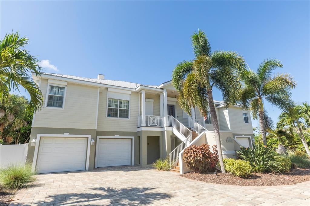 For Sale: $3,577,700 (4 beds, 3 baths, 4155 Square Feet)