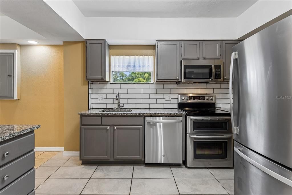 For Rent: $2,100 (3 beds, 2 baths, 1500 Square Feet)