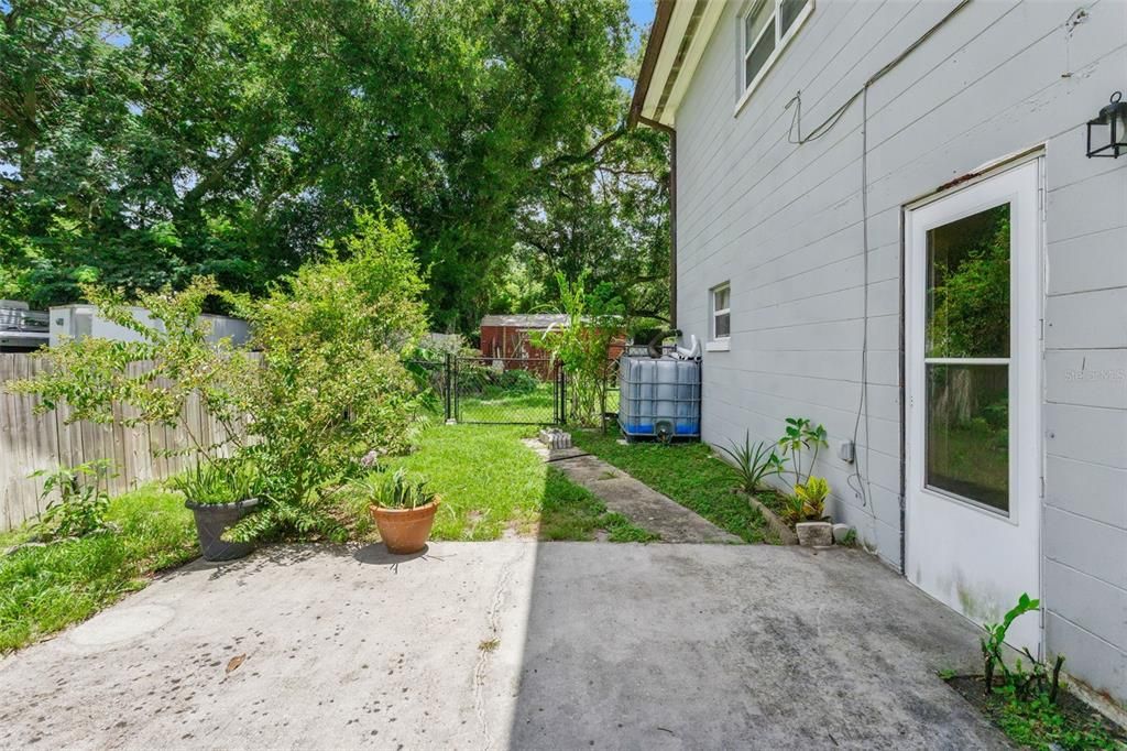 For Rent: $2,100 (3 beds, 2 baths, 1500 Square Feet)