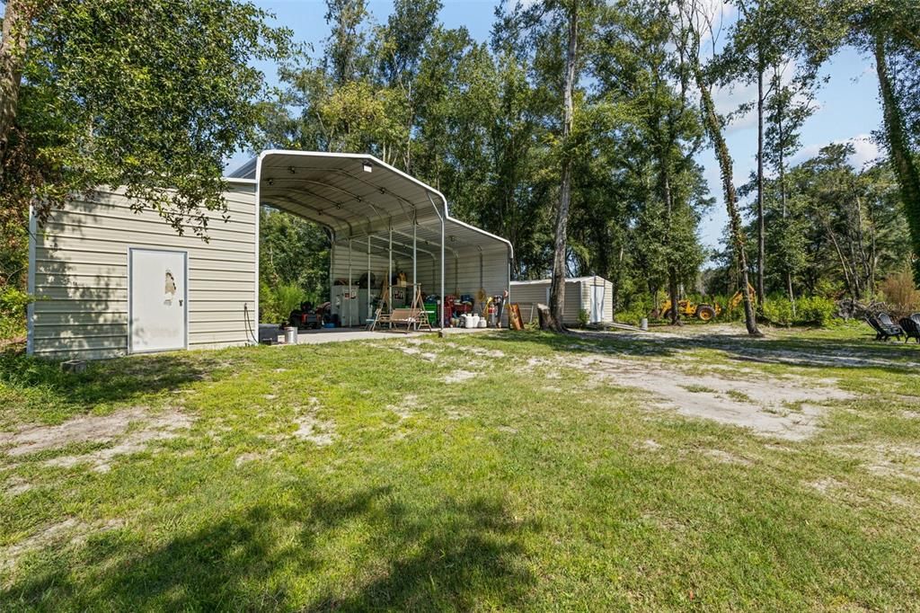 For Sale: $399,900 (4 beds, 2 baths, 1976 Square Feet)