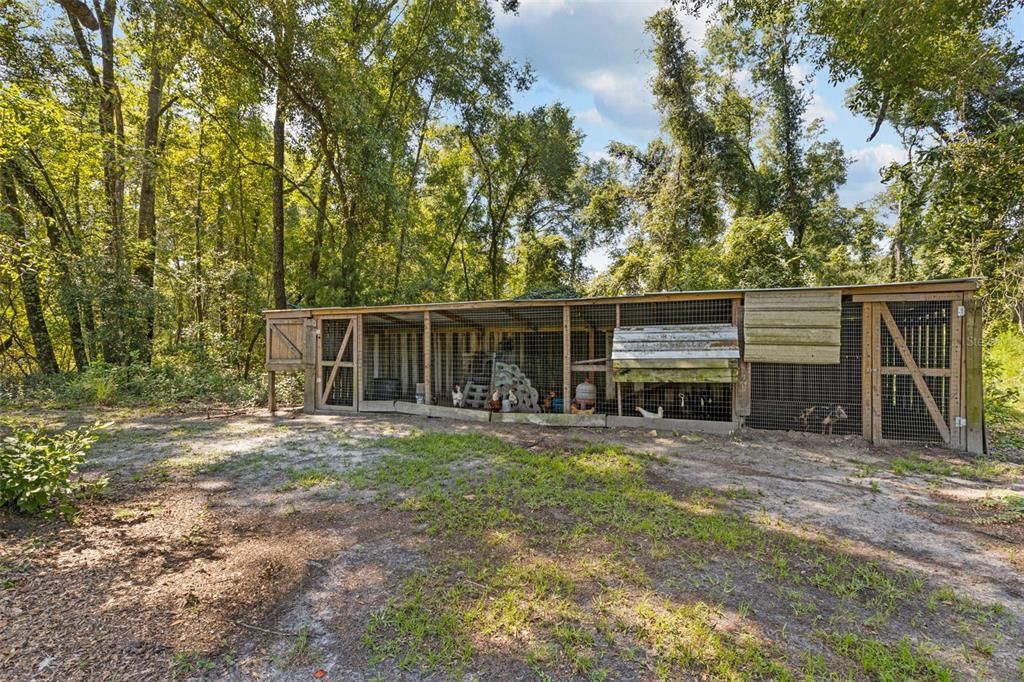 For Sale: $399,900 (4 beds, 2 baths, 1976 Square Feet)