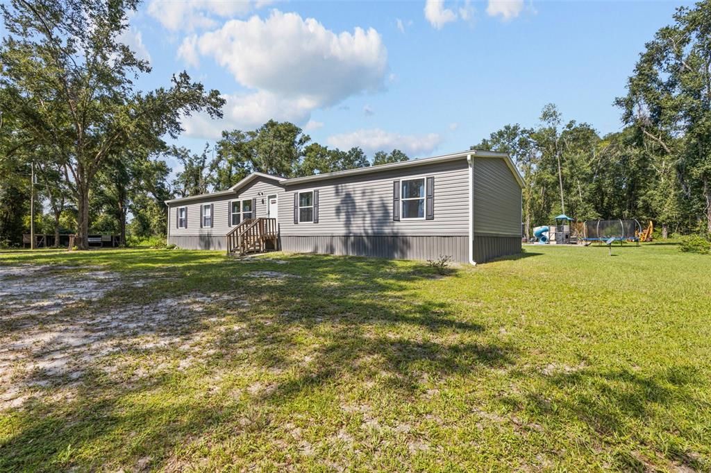 For Sale: $399,900 (4 beds, 2 baths, 1976 Square Feet)