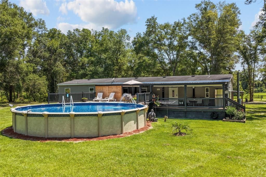 For Sale: $399,900 (4 beds, 2 baths, 1976 Square Feet)