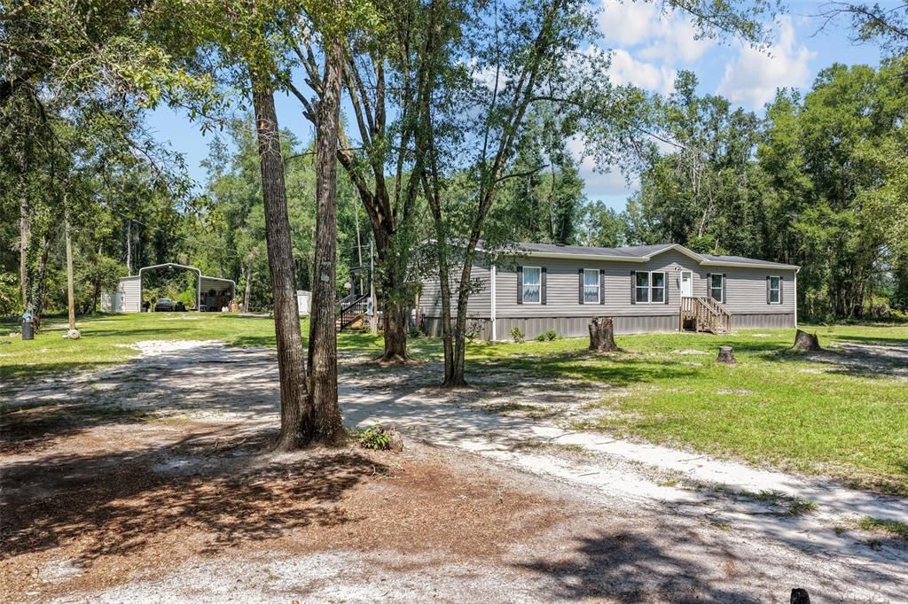 For Sale: $399,900 (4 beds, 2 baths, 1976 Square Feet)