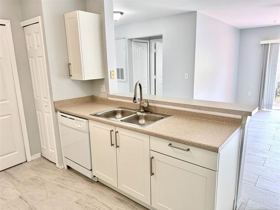 For Rent: $2,000 (3 beds, 2 baths, 1232 Square Feet)