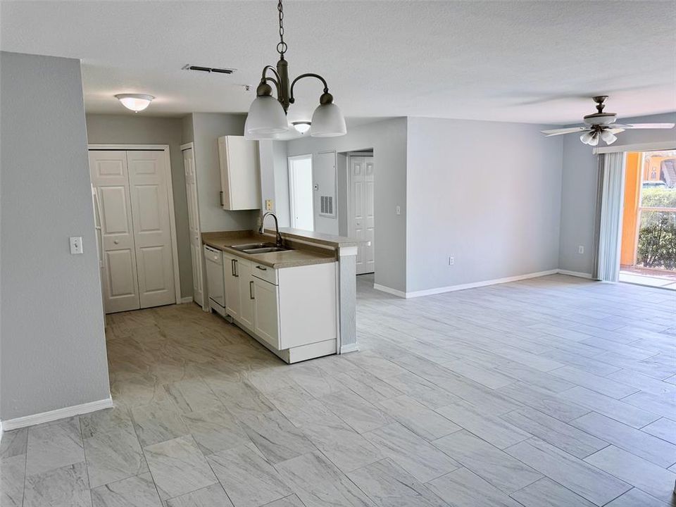 For Rent: $2,000 (3 beds, 2 baths, 1232 Square Feet)