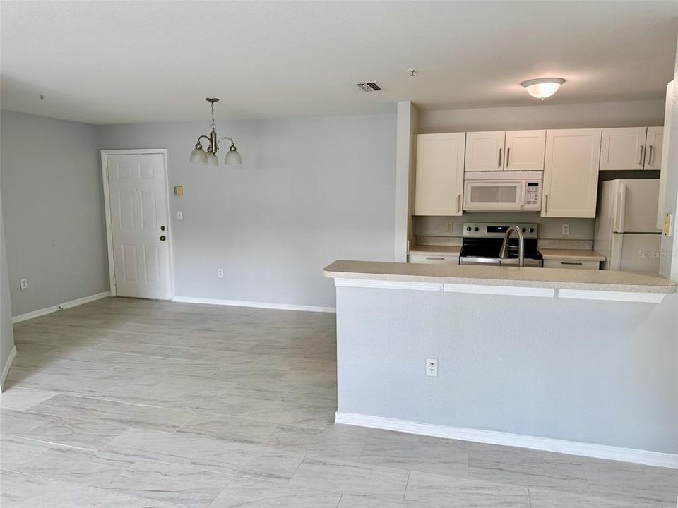 For Rent: $2,000 (3 beds, 2 baths, 1232 Square Feet)