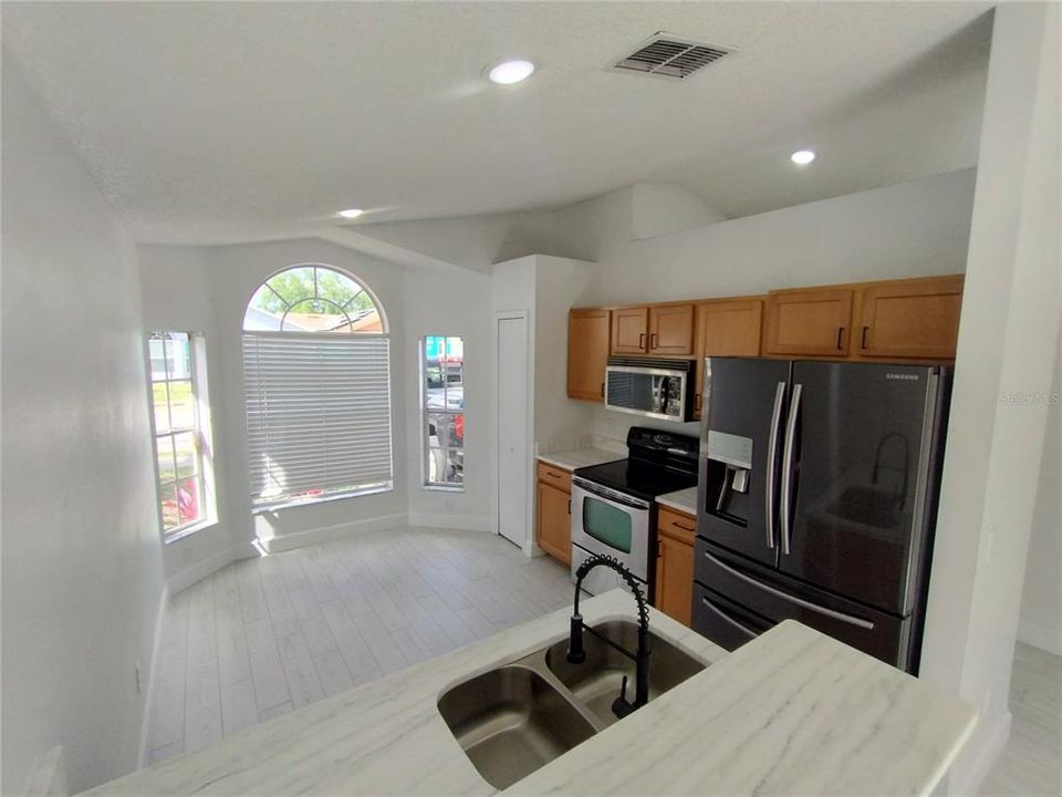 For Sale: $314,900 (3 beds, 2 baths, 1097 Square Feet)