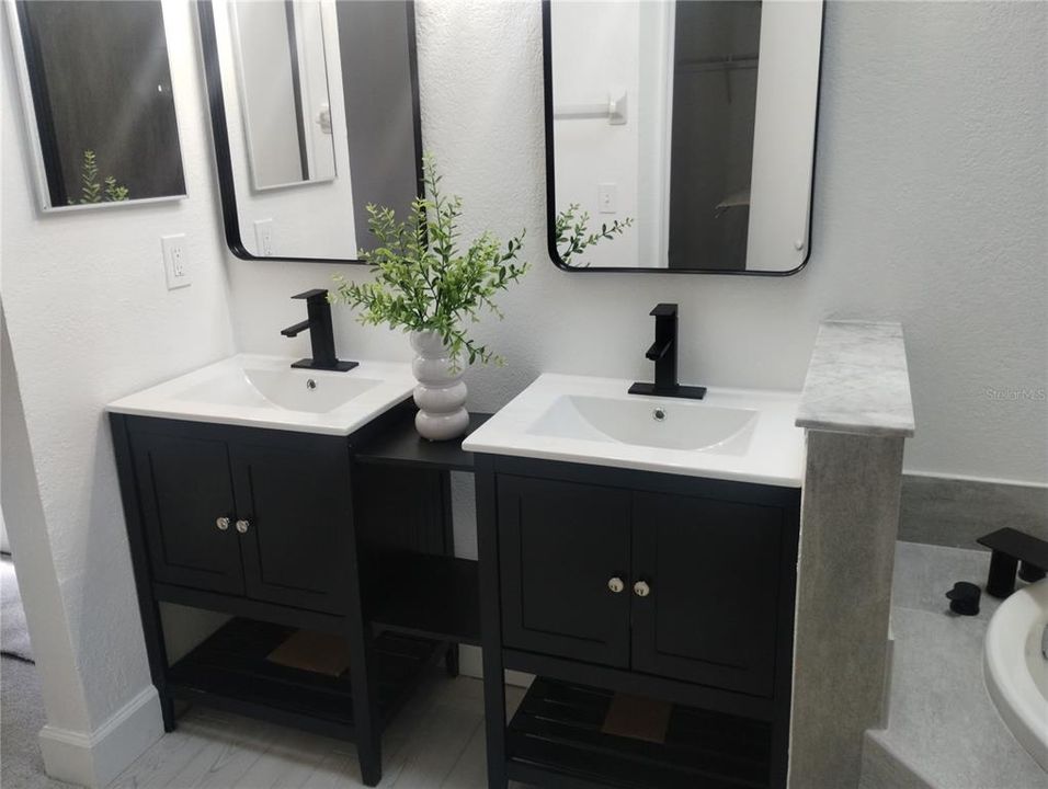 For Sale: $314,900 (3 beds, 2 baths, 1097 Square Feet)