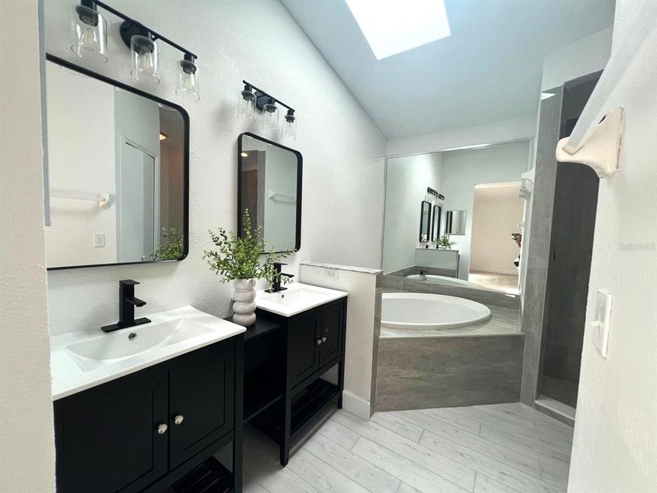 For Sale: $314,900 (3 beds, 2 baths, 1097 Square Feet)