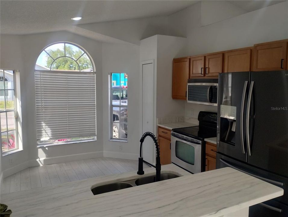 For Sale: $314,900 (3 beds, 2 baths, 1097 Square Feet)