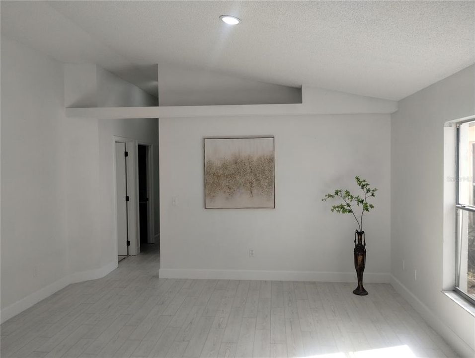 For Sale: $314,900 (3 beds, 2 baths, 1097 Square Feet)