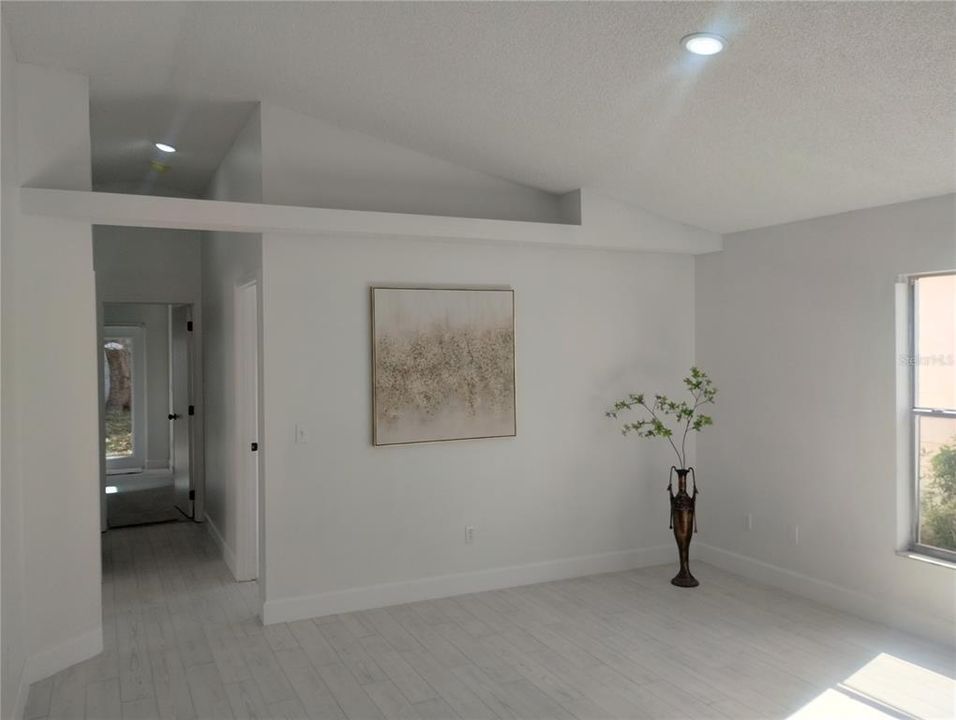 For Sale: $314,900 (3 beds, 2 baths, 1097 Square Feet)