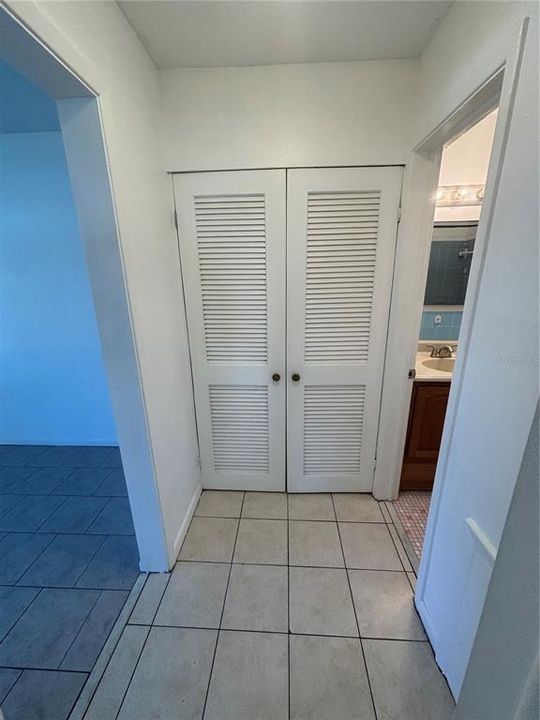 For Rent: $1,150 (1 beds, 1 baths, 550 Square Feet)