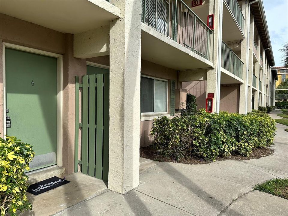 For Rent: $1,100 (1 beds, 1 baths, 496 Square Feet)