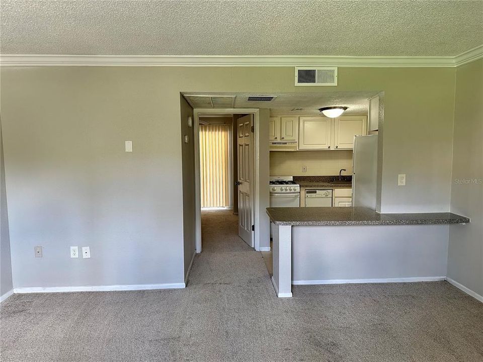 For Rent: $1,100 (1 beds, 1 baths, 496 Square Feet)
