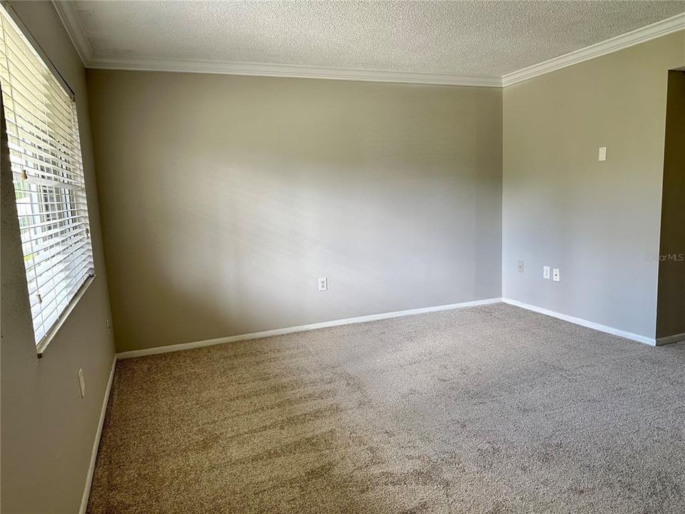 For Rent: $1,100 (1 beds, 1 baths, 496 Square Feet)