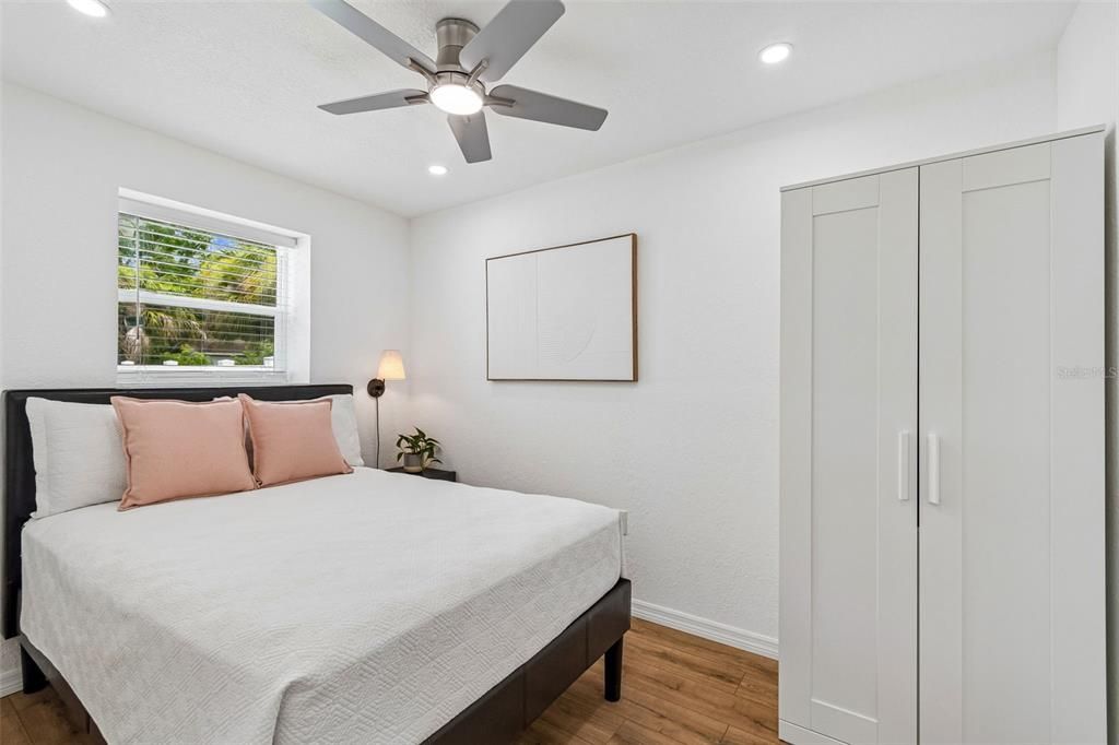 For Rent: $2,700 (2 beds, 1 baths, 643 Square Feet)