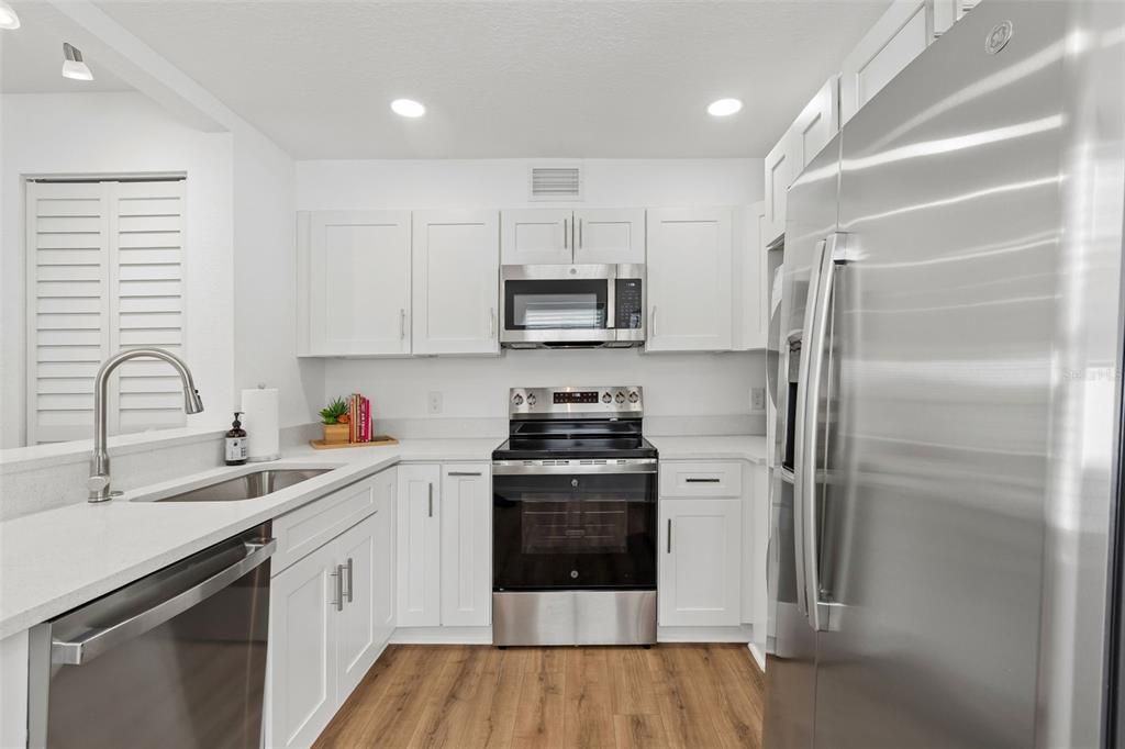 For Rent: $2,700 (2 beds, 1 baths, 643 Square Feet)