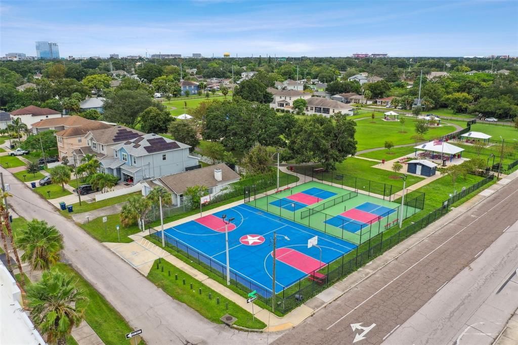 For Rent: $2,700 (2 beds, 1 baths, 643 Square Feet)
