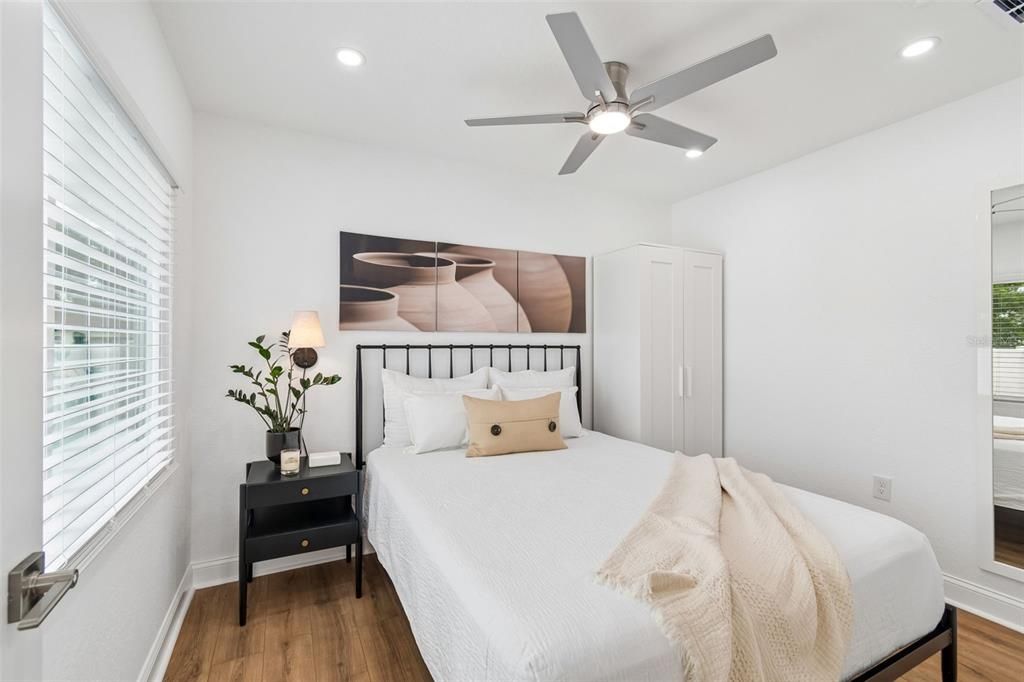 For Rent: $2,700 (2 beds, 1 baths, 643 Square Feet)