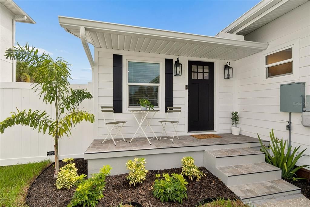 For Rent: $2,700 (2 beds, 1 baths, 643 Square Feet)