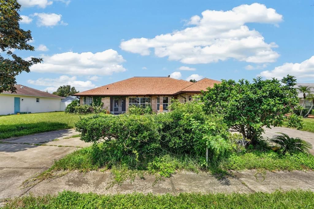 For Sale: $225,000 (3 beds, 2 baths, 2342 Square Feet)