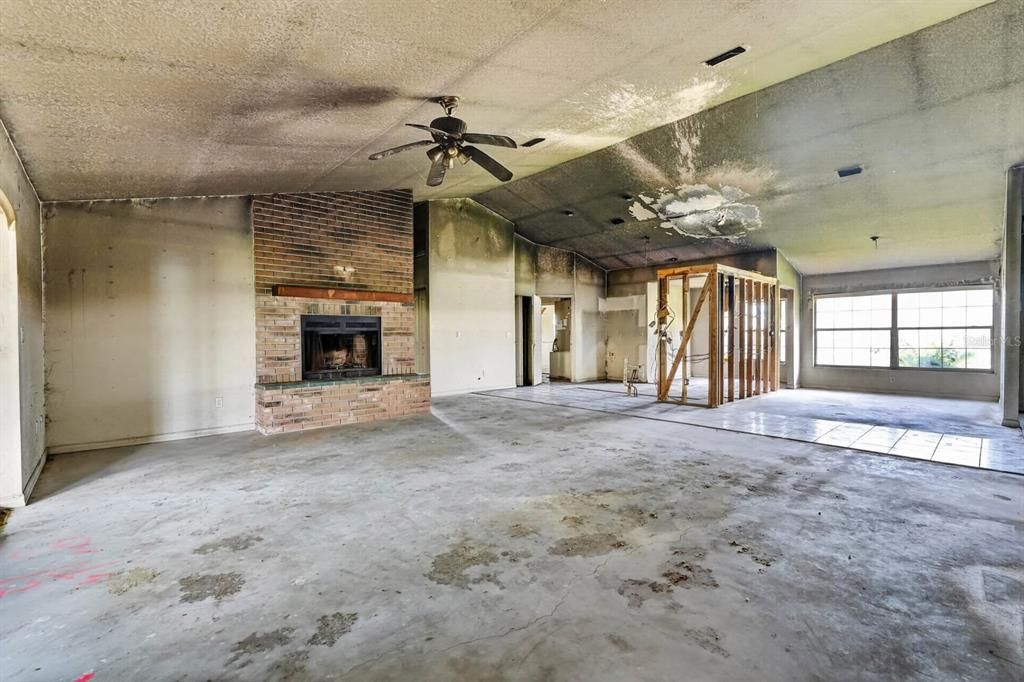 For Sale: $225,000 (3 beds, 2 baths, 2342 Square Feet)