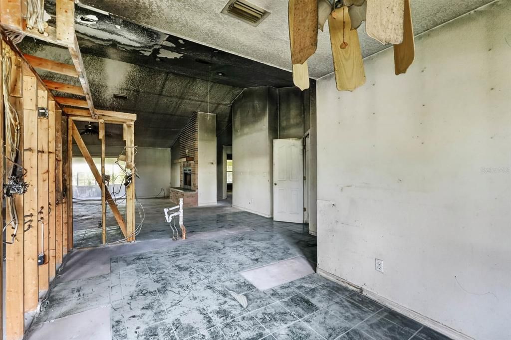 For Sale: $225,000 (3 beds, 2 baths, 2342 Square Feet)