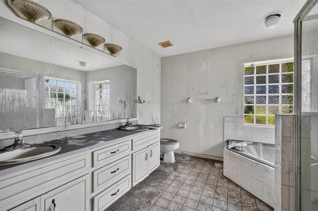 For Sale: $225,000 (3 beds, 2 baths, 2342 Square Feet)