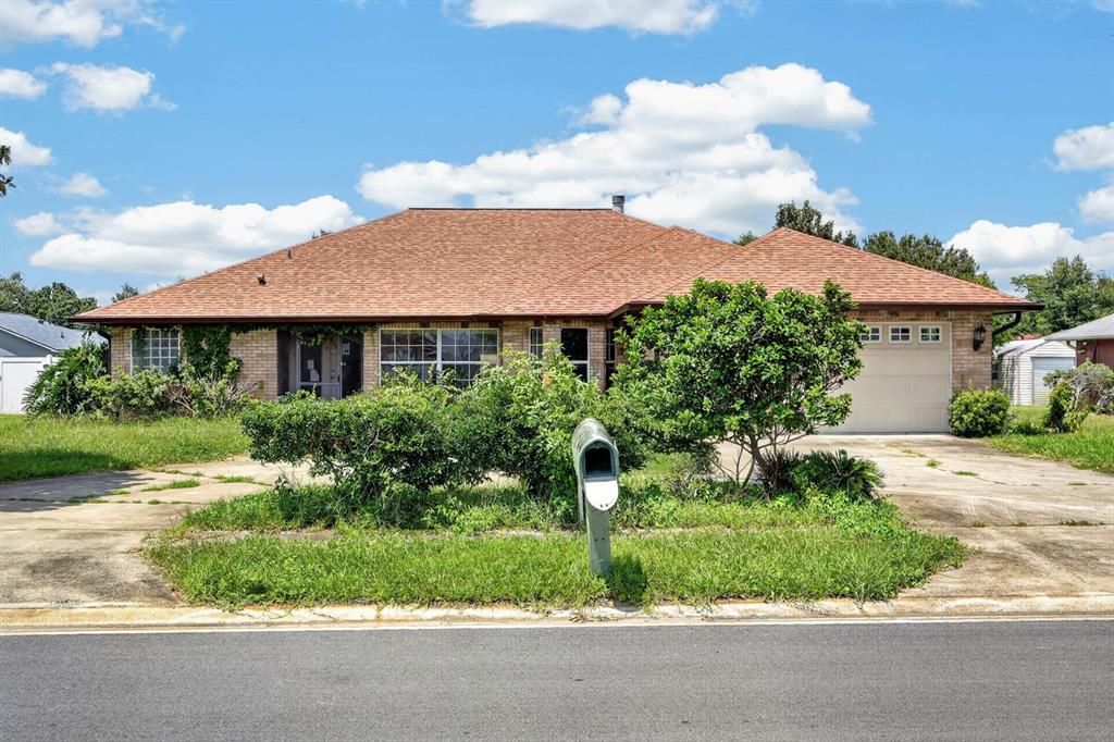 For Sale: $225,000 (3 beds, 2 baths, 2342 Square Feet)