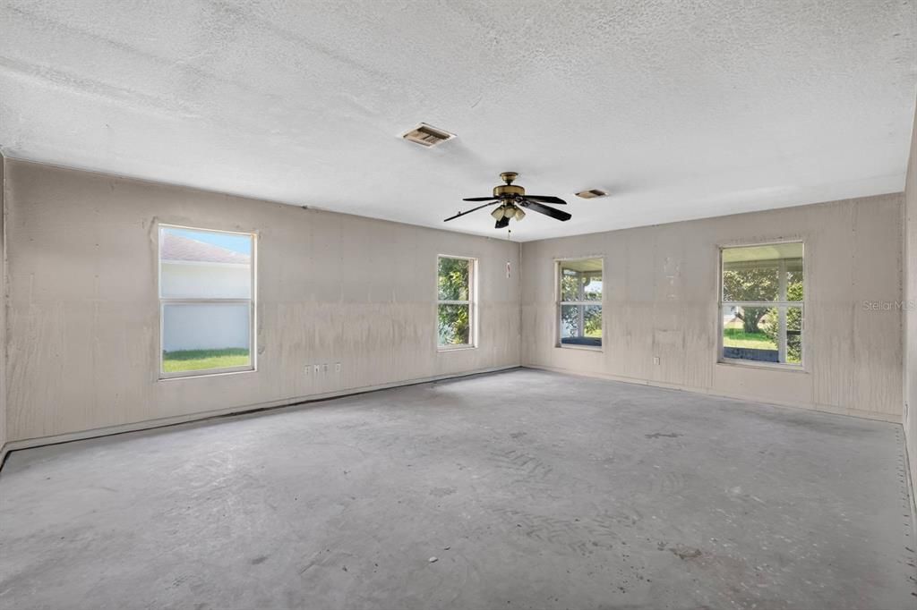 For Sale: $225,000 (3 beds, 2 baths, 2342 Square Feet)