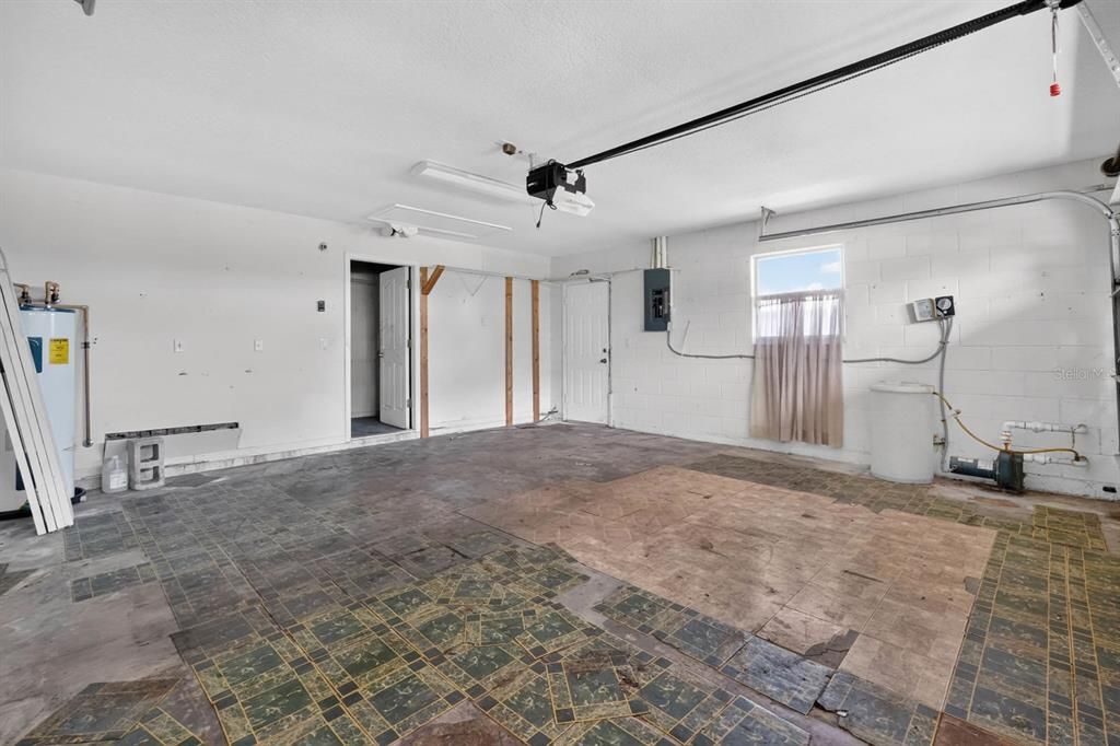 For Sale: $225,000 (3 beds, 2 baths, 2342 Square Feet)